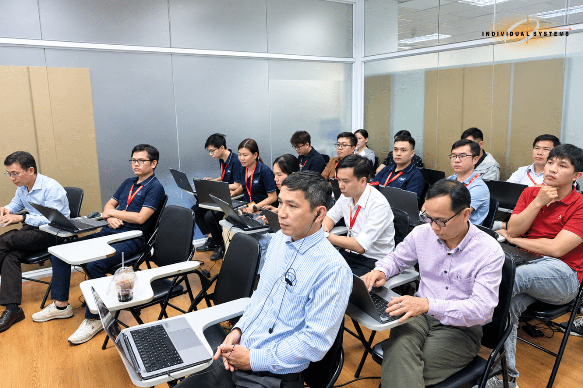 Buổi Đào Tạo Có Sự Tham Gia Từ Cấp Quản Lý Đến Các Chuyên Viên IVS